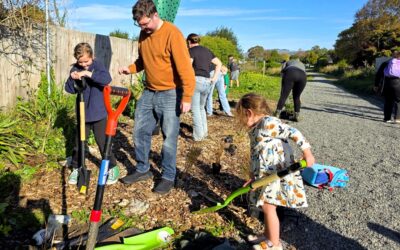 Pickup and Plant at Pareaway Banks Avenue School Entrance